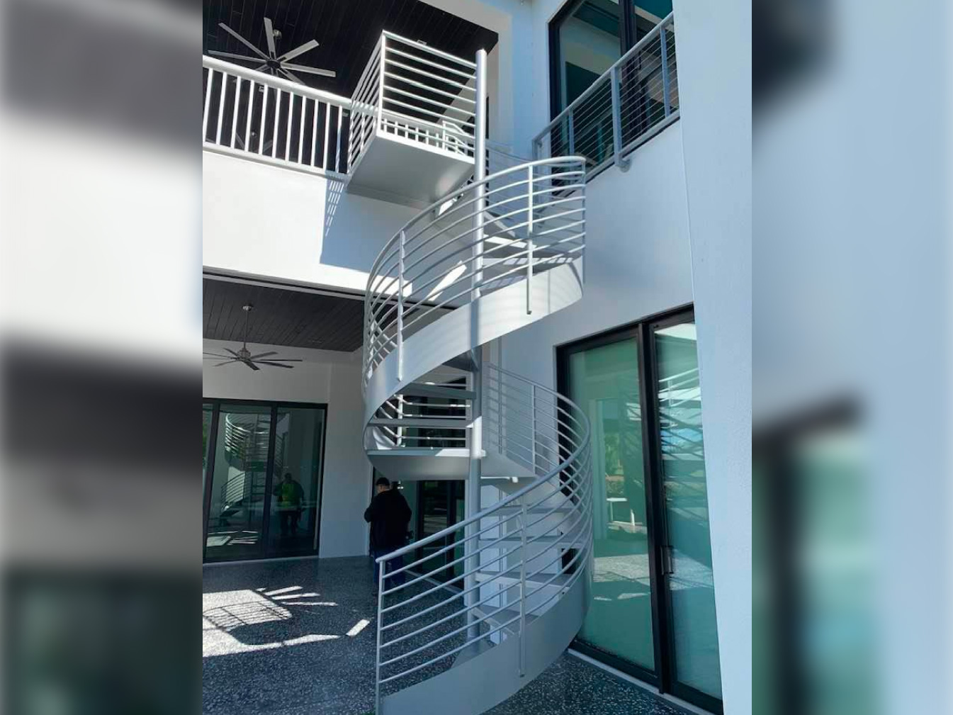 Read more about the article Elegant Staircase Design and Installation